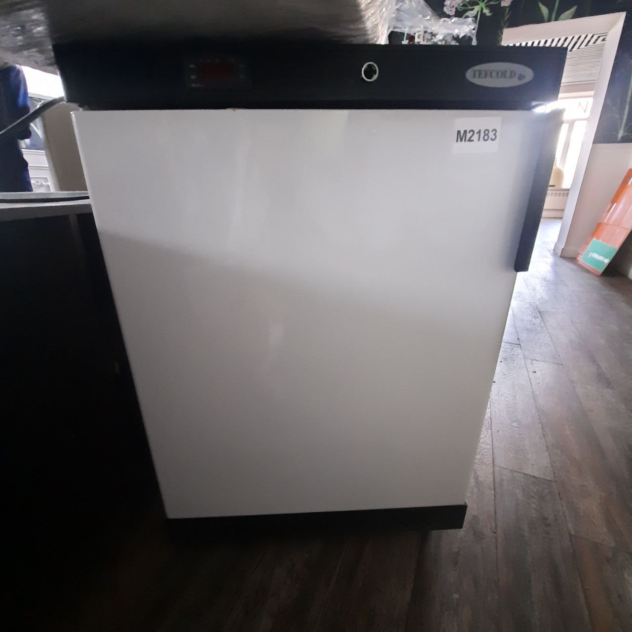 Холодильник барный TEFCOLD UF200 - компания Кормилец