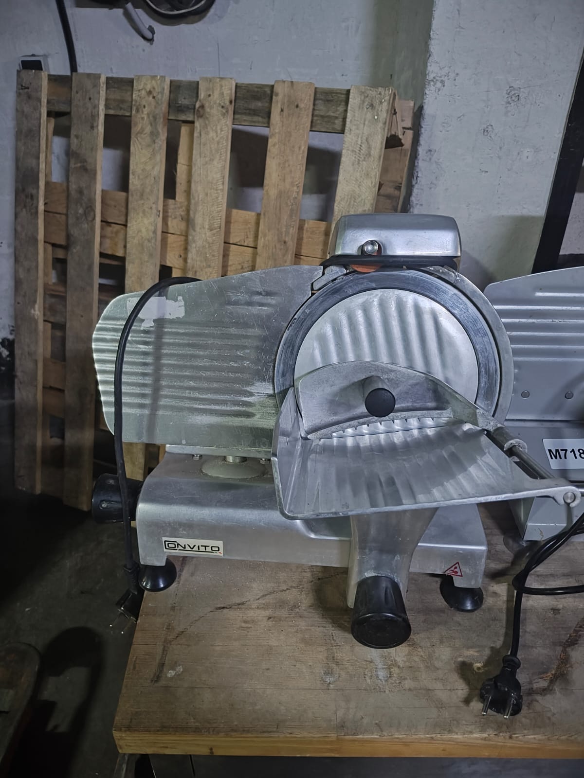 Слайсер VIATTO HBS‑220JS(-) - компания Кормилец