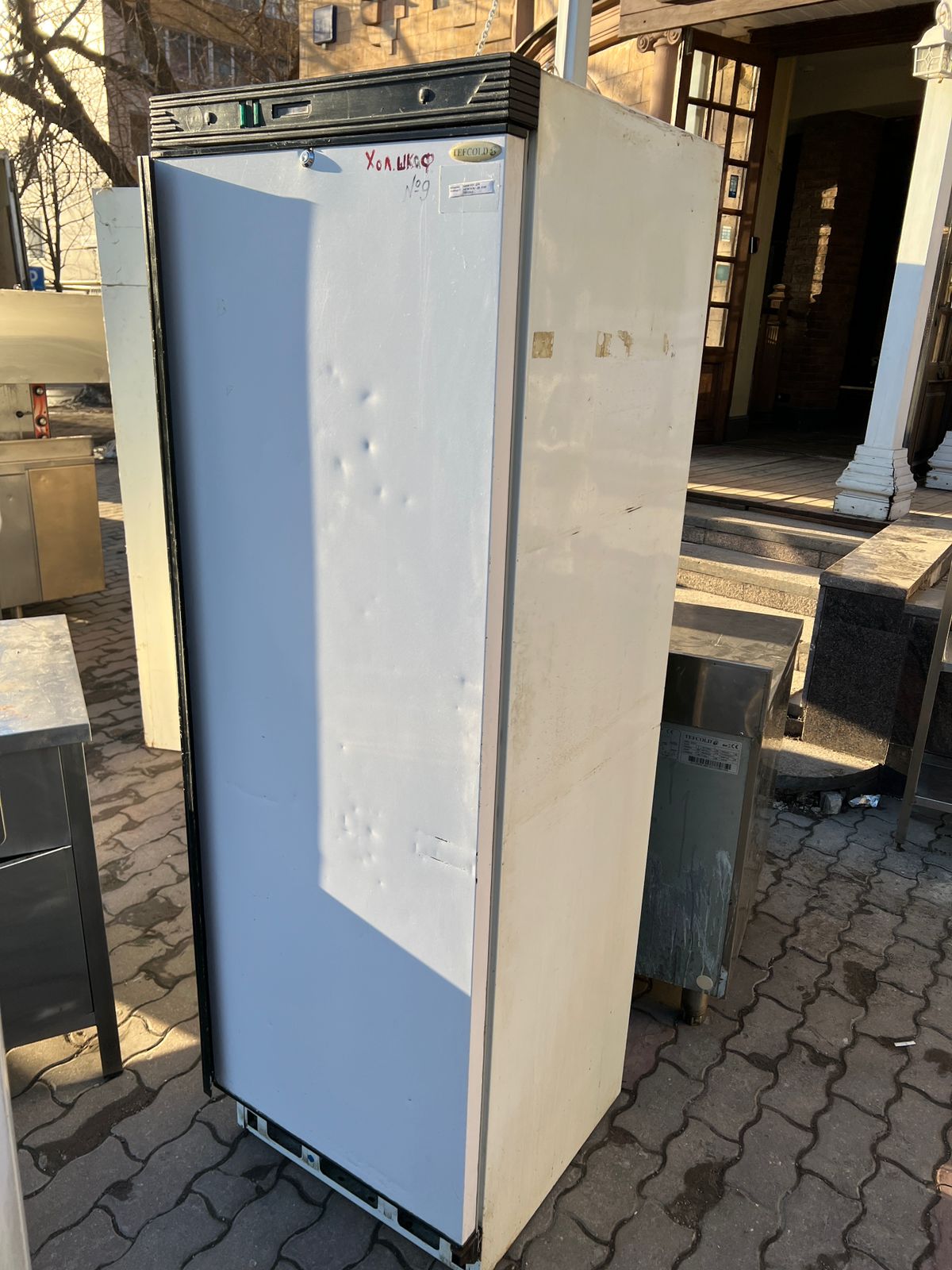 Шкаф холодильный 1 дверный глухой TEFCOLD(+) - компания Кормилец