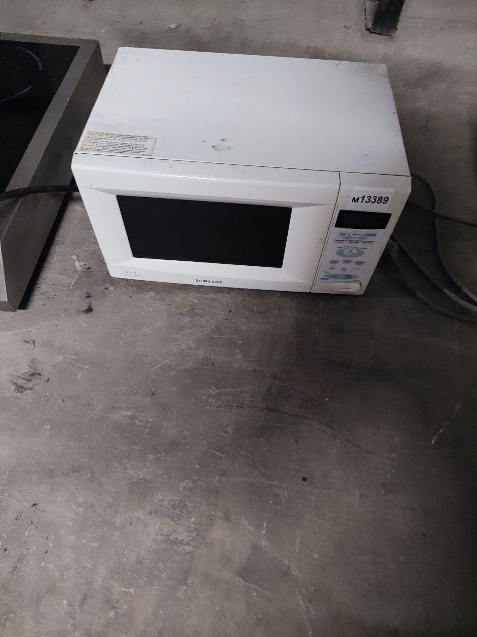 Микроволновая печь SAMSUNG CE2738NR - компания Кормилец