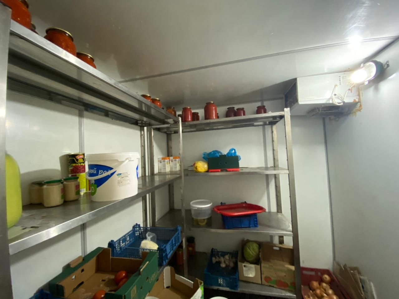 Стеллаж на профильной трубе со сплошными полками нерж - компания Кормилец