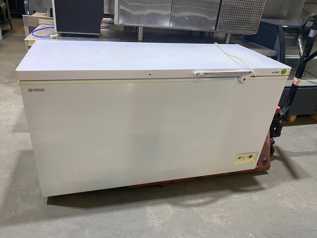 Ларь морозильный ГЛ UGUR USS 500 BK - компания Кормилец