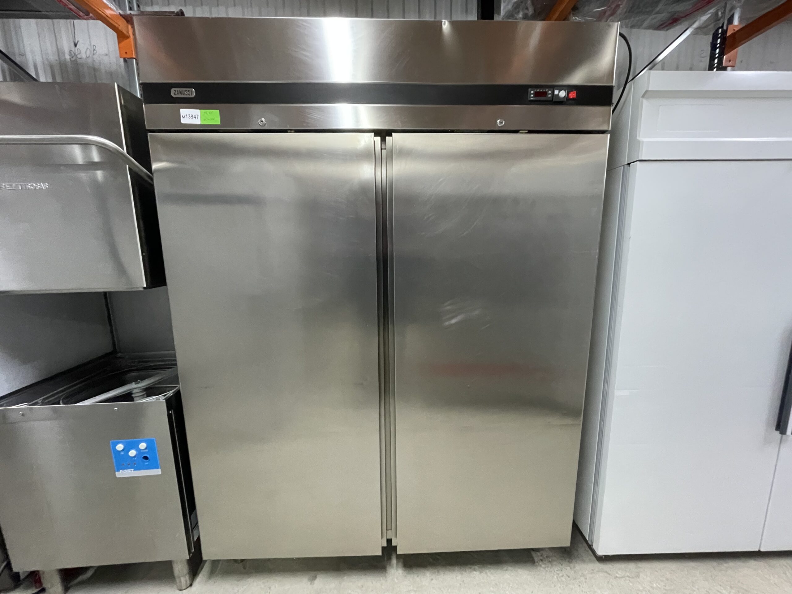 Шкаф холодильный 2Д ГЛ ZANUSSI - компания Кормилец