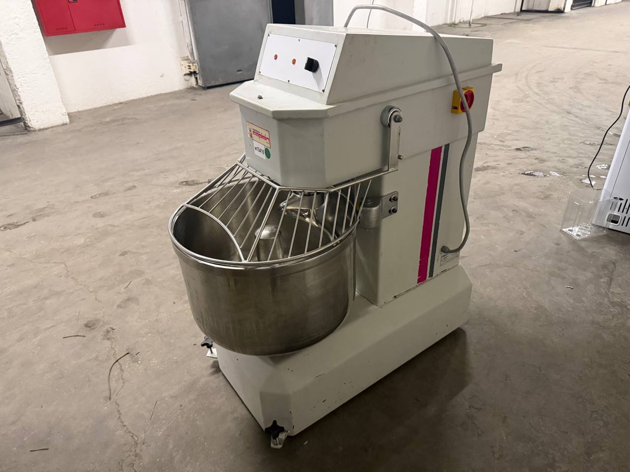 Тестомес MACHINES CAPLAIN PE60FE (75л, 60 кг, Франция) - компания Кормилец