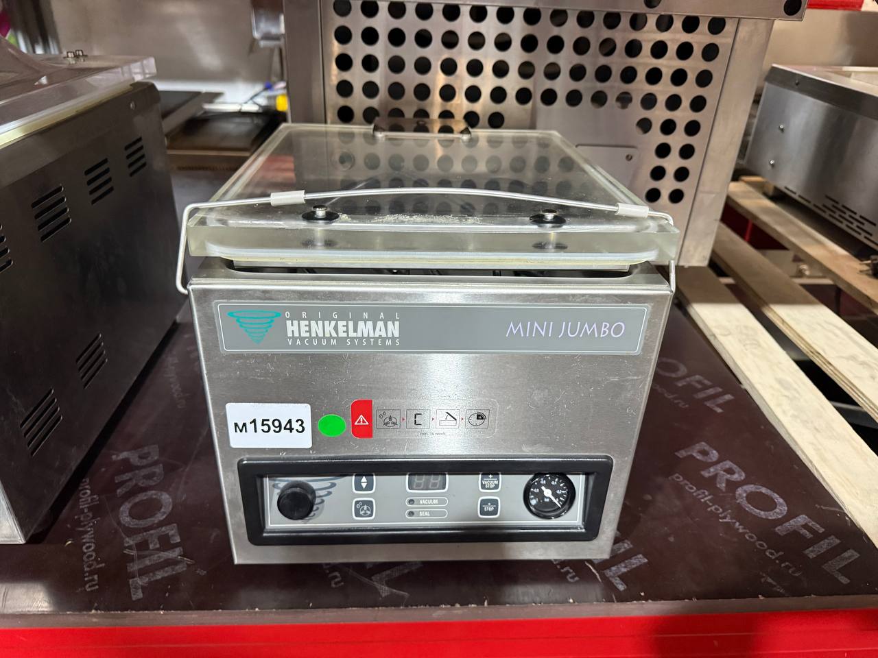 Упаковщик вакуумный HENKELMAN MINI JUMBO - компания Кормилец